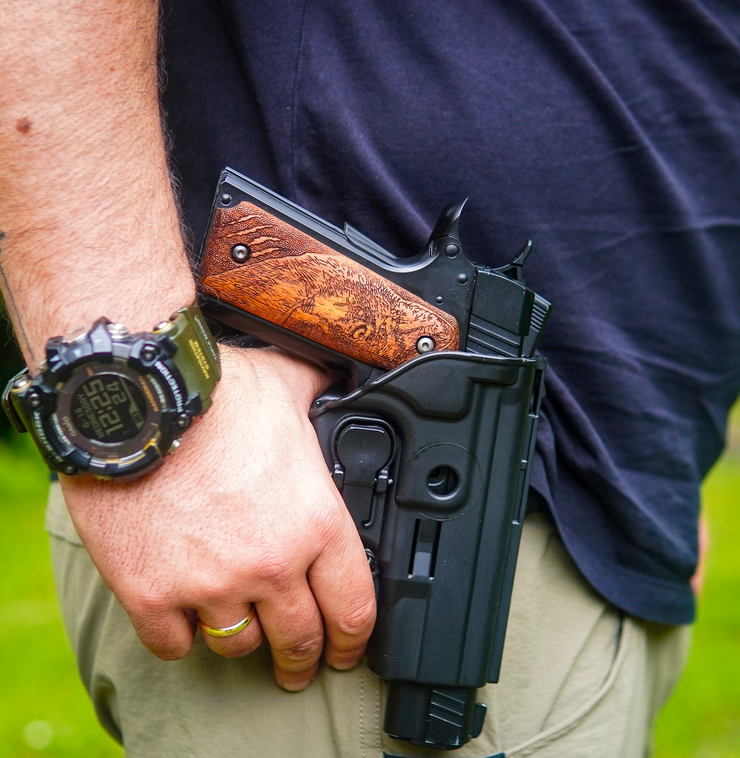 URAY 1911 Empuñaduras de pistola de madera con garra y lobo de gran calidad y tamaño completo