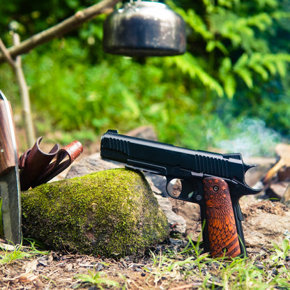 URAY 1911 Empuñaduras de pistola con águila y bandera estadounidense de madera de tamaño completo